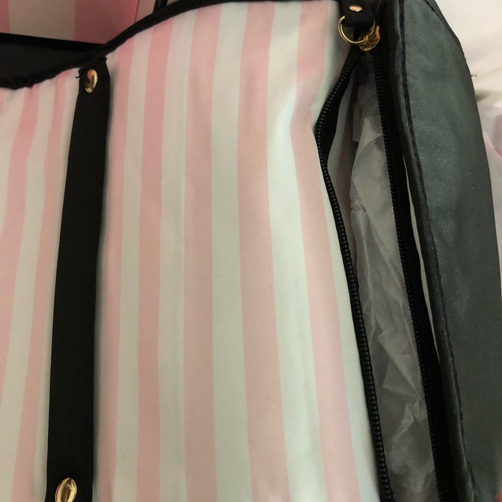 Victoria’s Secret Exclusive Jewelry Bag - Picture 6 of 8